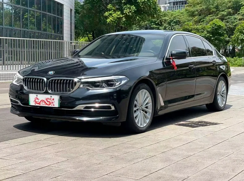 宝马5系 正面外观三