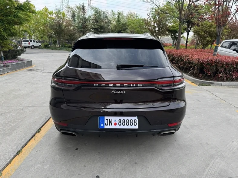 保时捷Macan 后面外观一