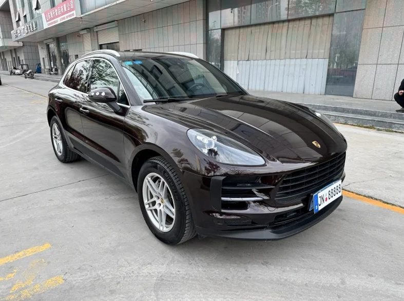 保时捷Macan 正面外观三