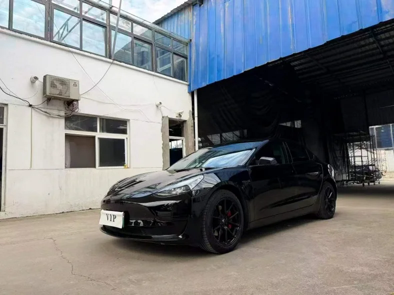 特斯拉MODEL 正面外观二