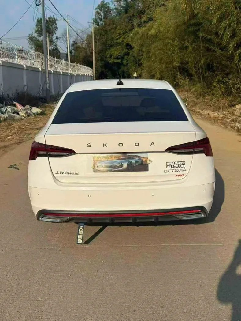 斯柯达明锐 驾驶室