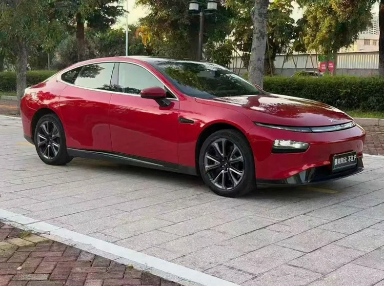 小鹏汽车p7 正面外观三