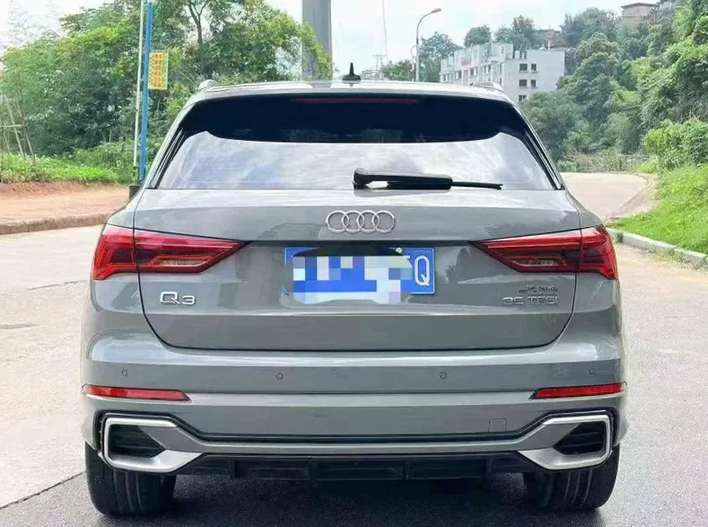奥迪Q3 驾驶室