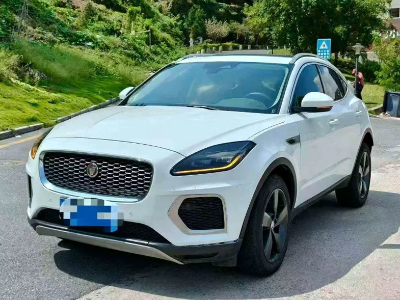 捷豹E-PACE 正面外观二