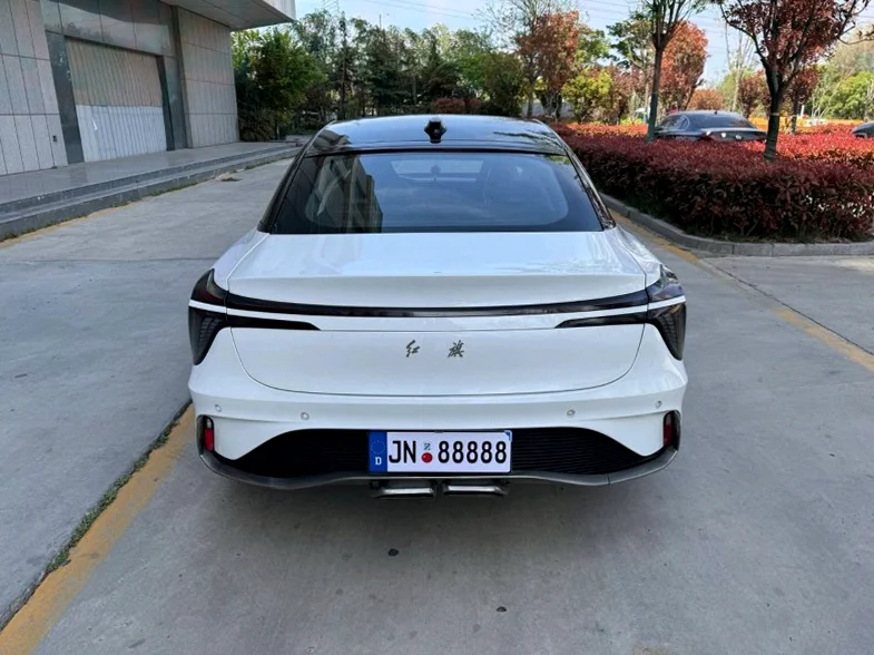 红旗H6 后面外观一