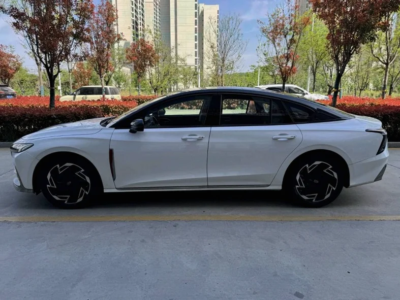 红旗H6 后面外观二