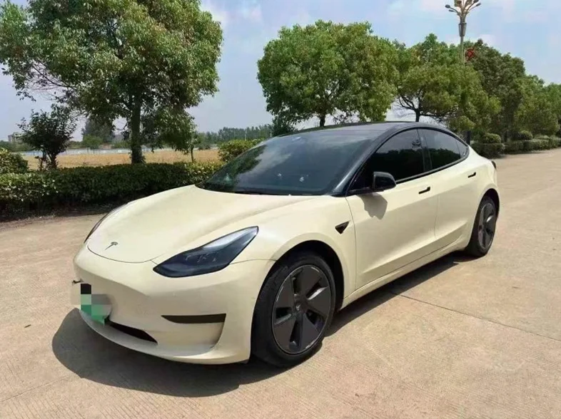 特斯拉MODEL 正面外观二