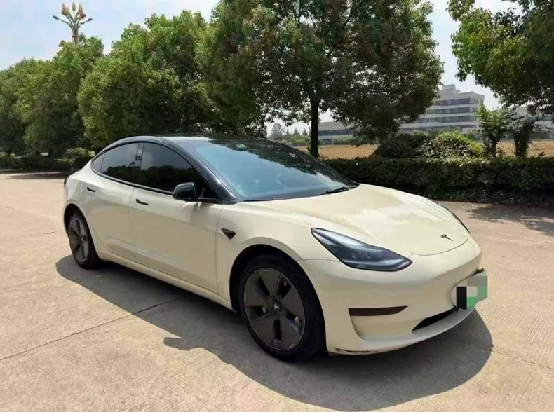 特斯拉MODEL 正面外观三