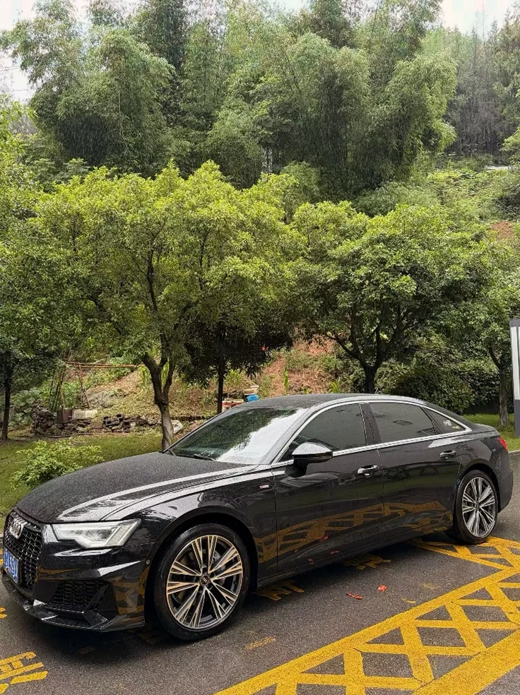 奥迪A6L 正面外观三