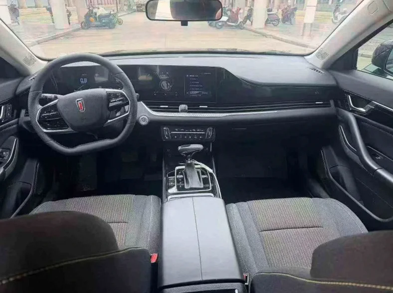 奔腾B70 后面外观三