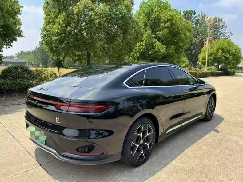 比亚迪汉 内饰前排