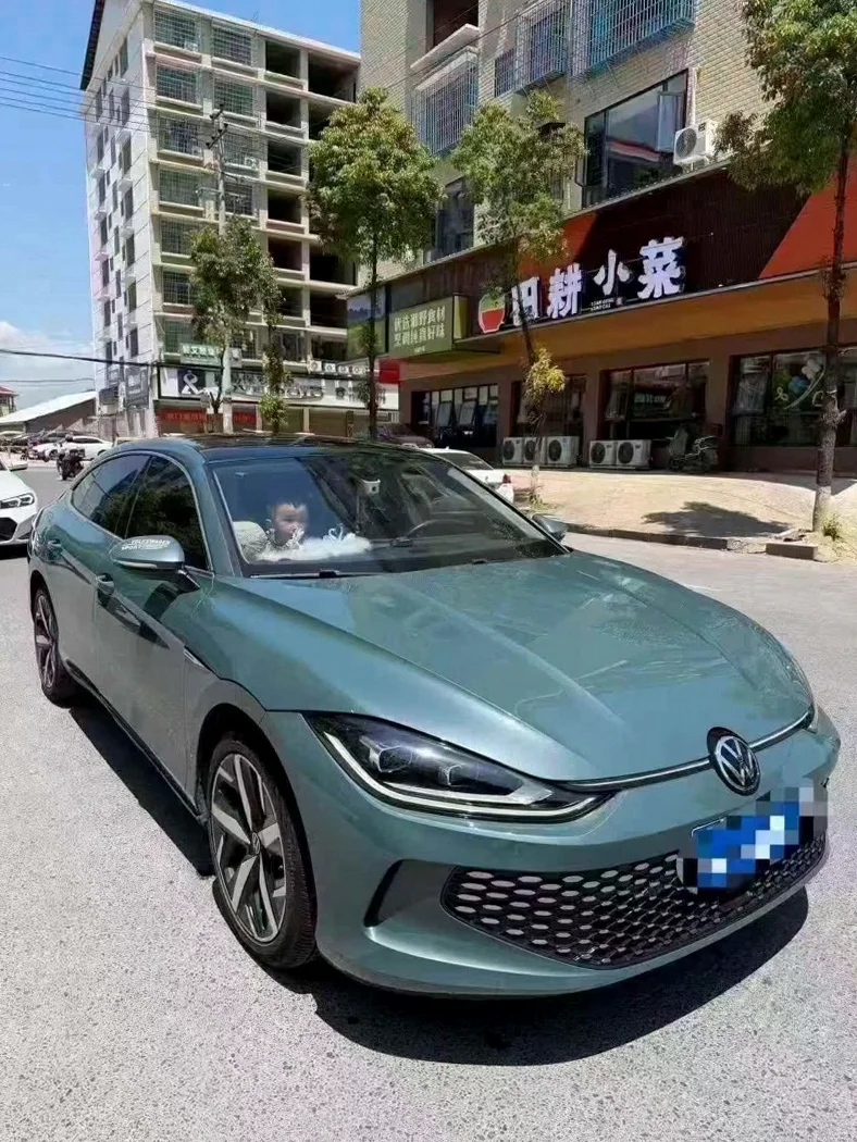 大众凌渡 正面外观二