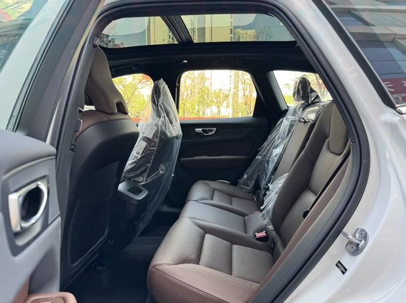 沃尔沃XC60 后面外观一