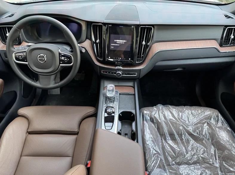 沃尔沃XC60 正面外观二