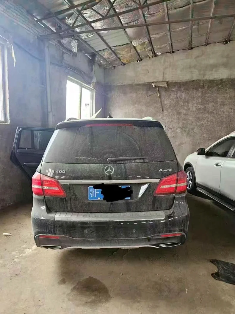 奔驰GLS 内饰前排