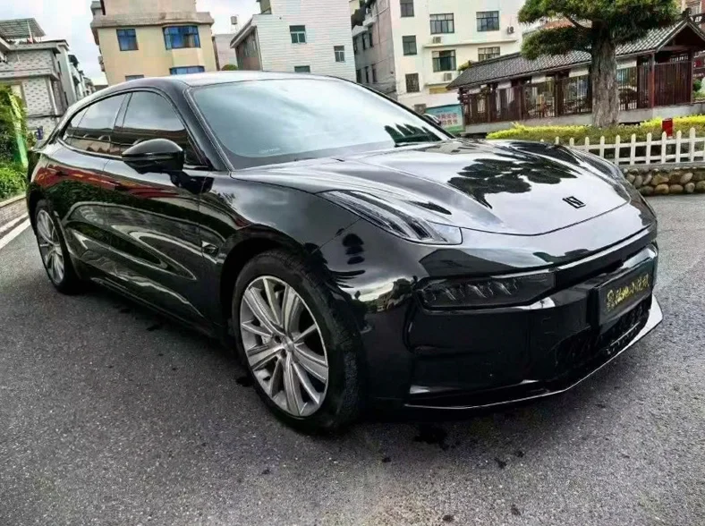 保时捷Macan 后面外观一