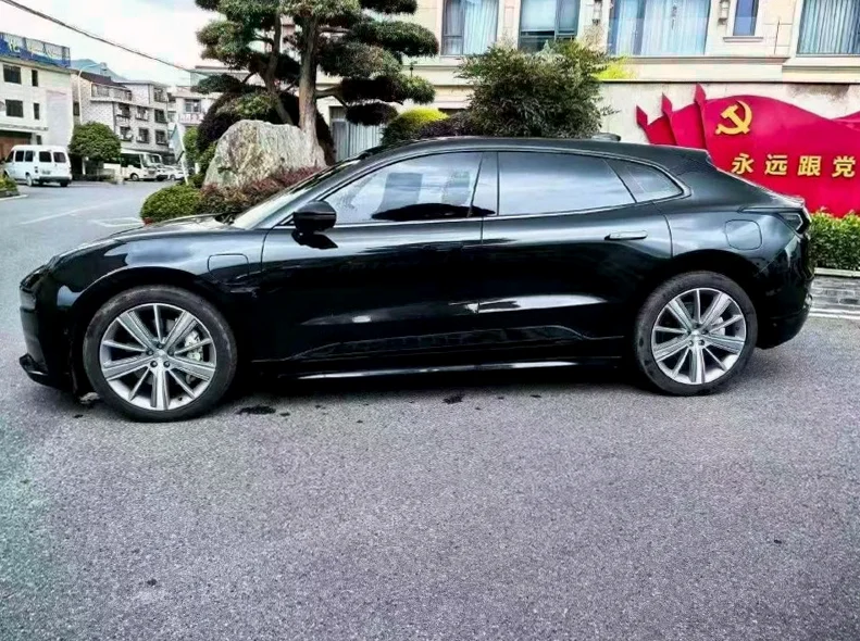 保时捷Macan 后面外观二