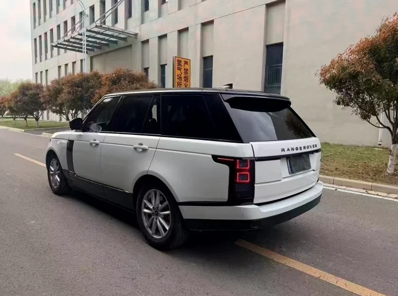 路虎揽胜行政 后面外观一