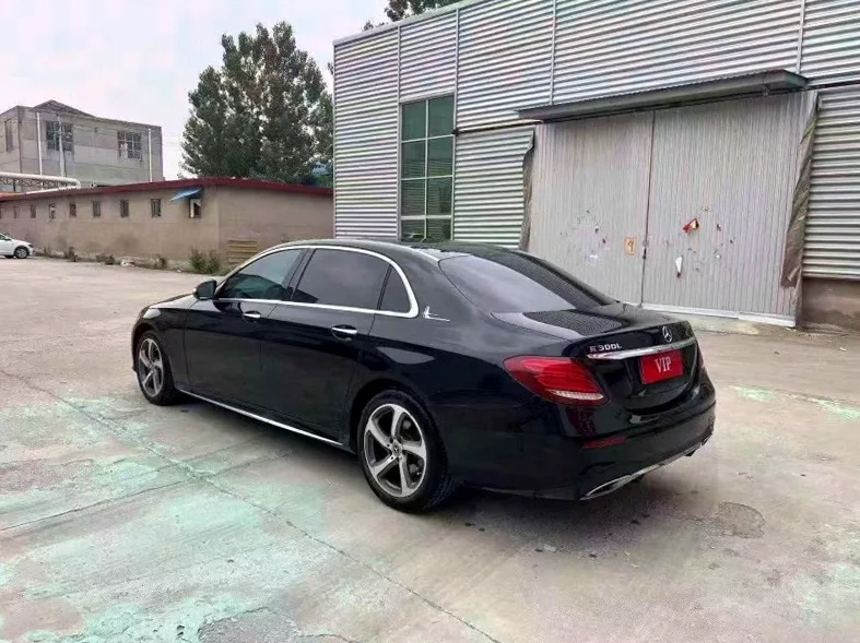 奔驰E 内饰前排