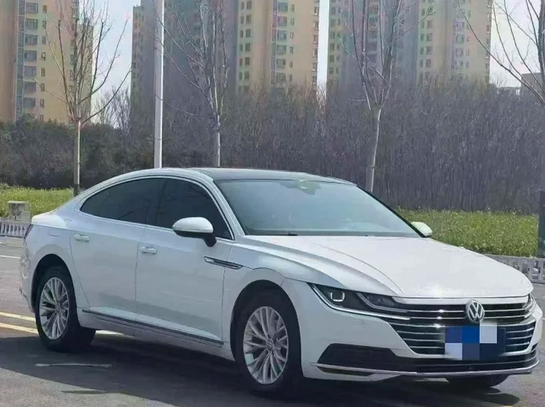 大众CC 正面外观二