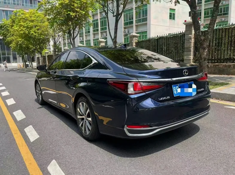 雷克萨斯ES 内饰后排