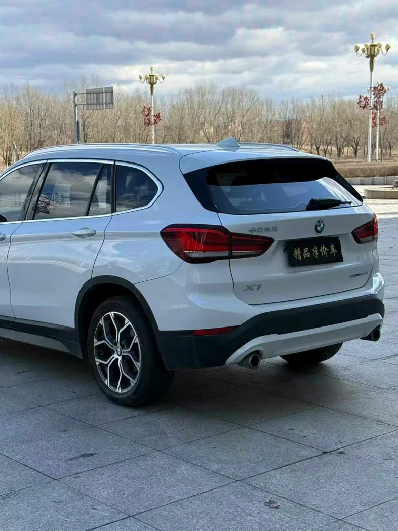 X1宝马 后面外观三