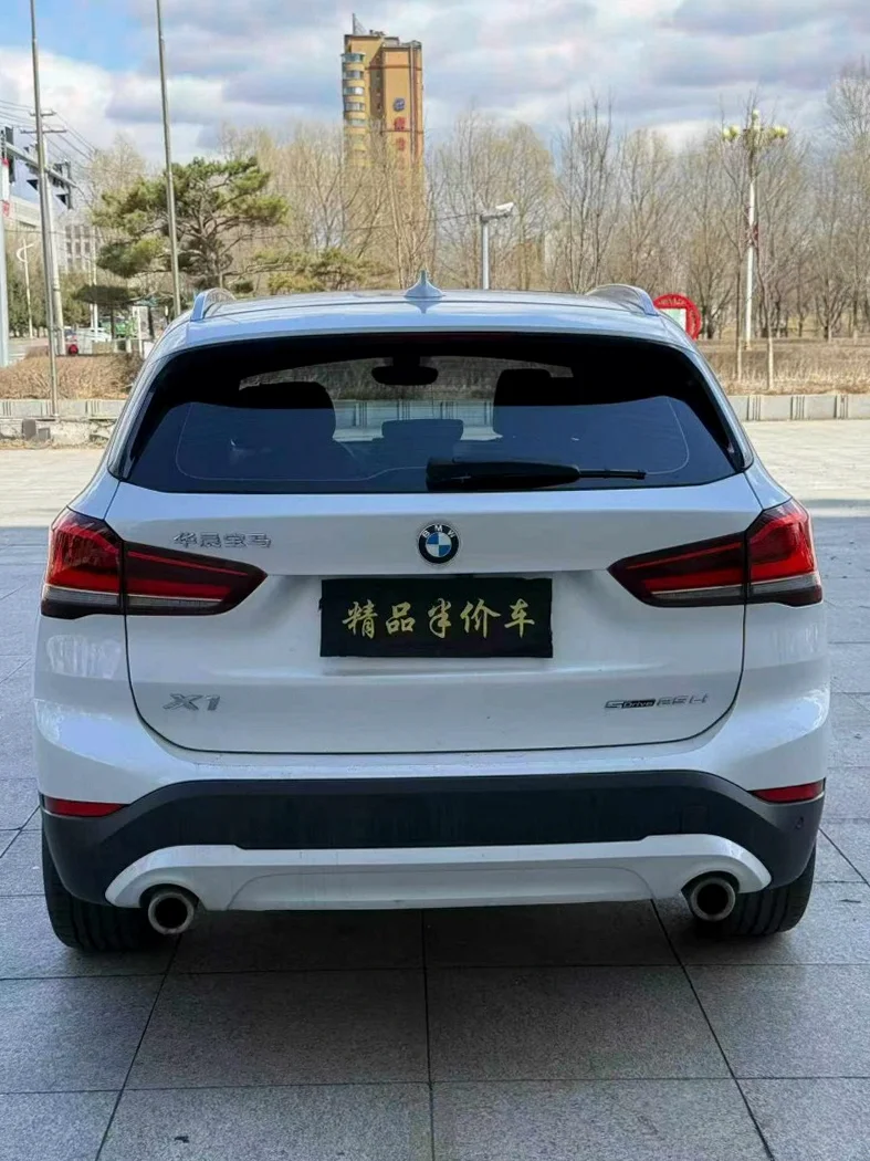 X1宝马 后面外观二