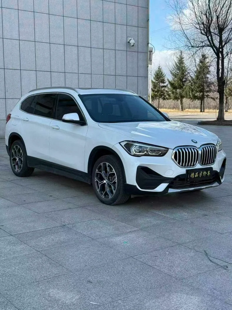 X1宝马 正面外观二