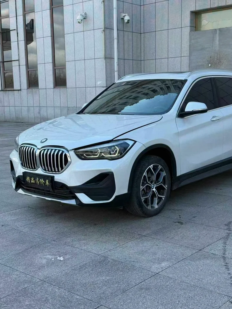 X1宝马 正面外观三