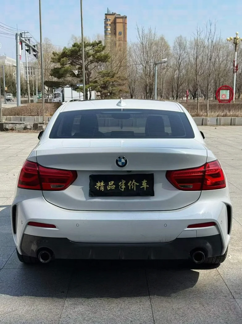 宝马1系 后面外观二