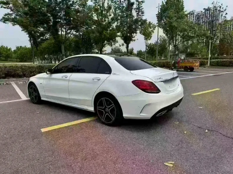 奔驰C 内饰前排