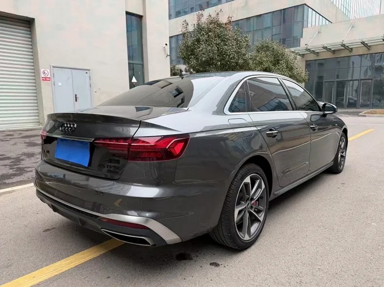 奥迪A4L 后面外观二