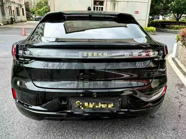 极氪汽车001 正面外观二