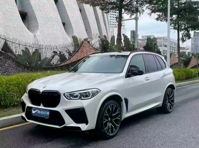 宝马X5 后面外观一