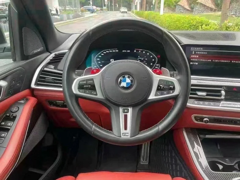宝马X5 后面外观三