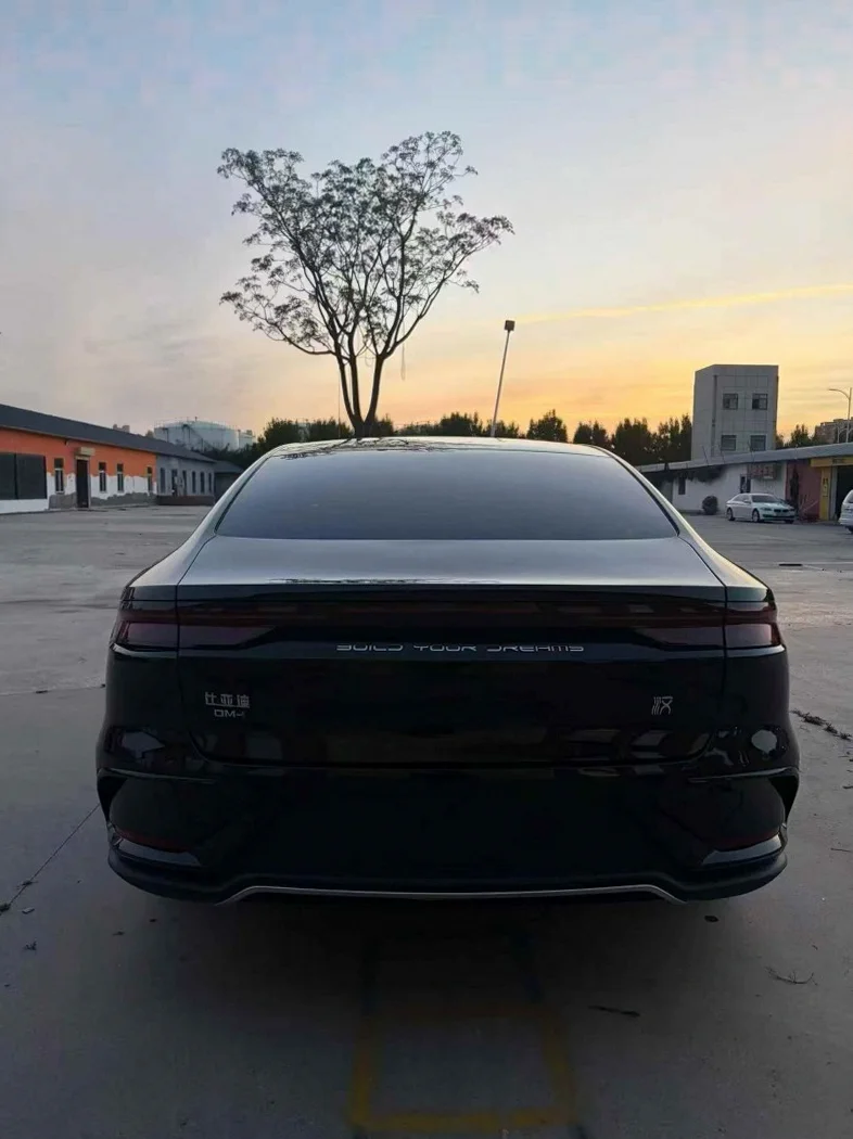 比亚迪汉DM 驾驶室