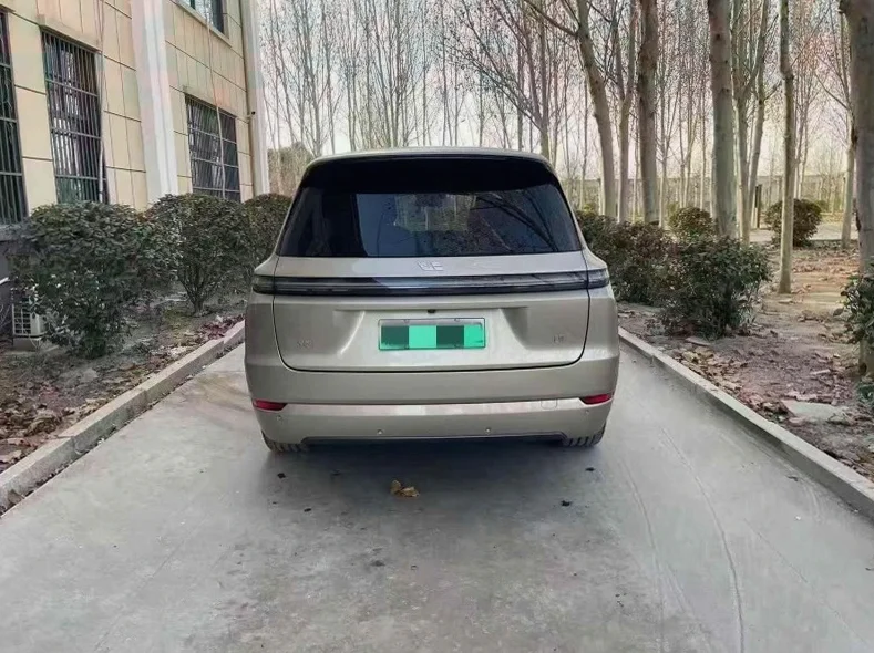 理想L9 后面外观一
