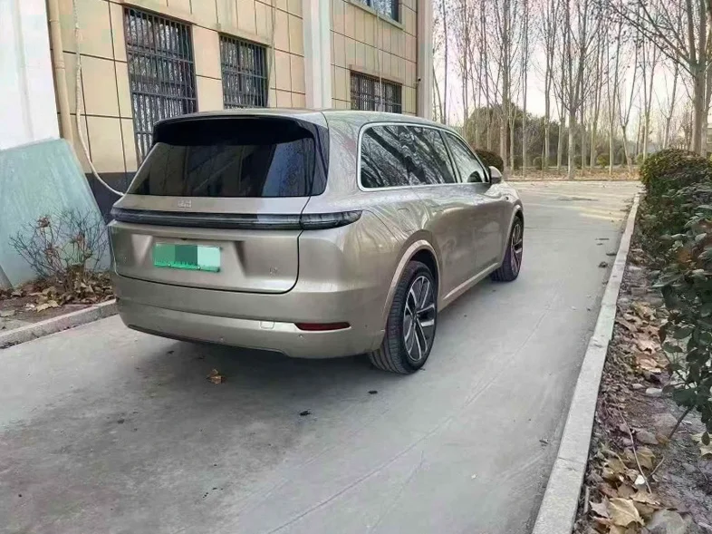 理想L9 后面外观三