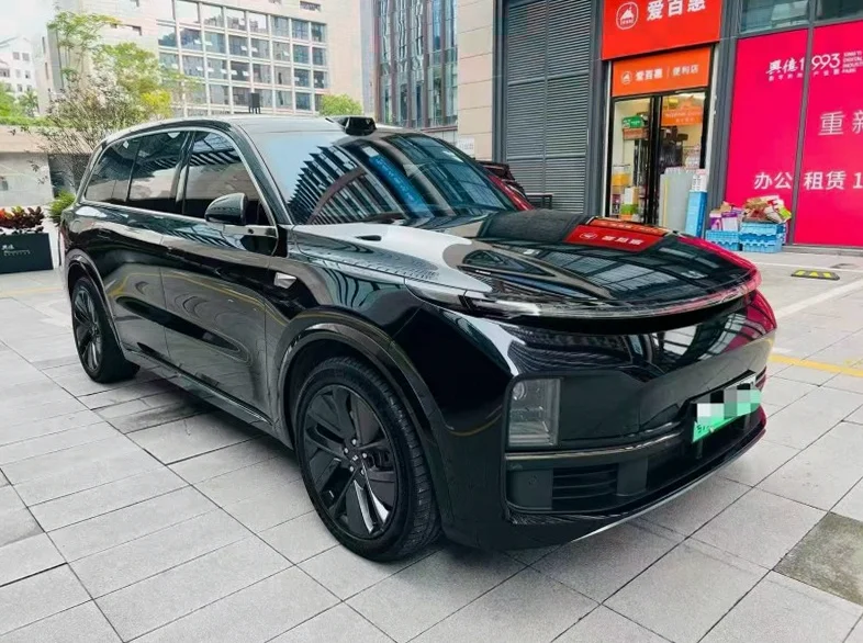 理想L9 正面外观二