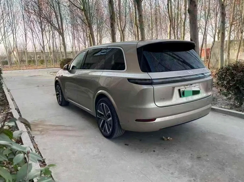 理想L9 正面外观三