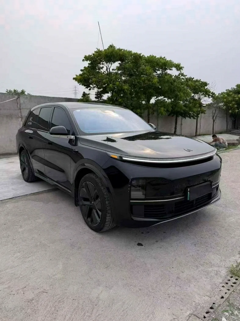理想L9 后面外观一