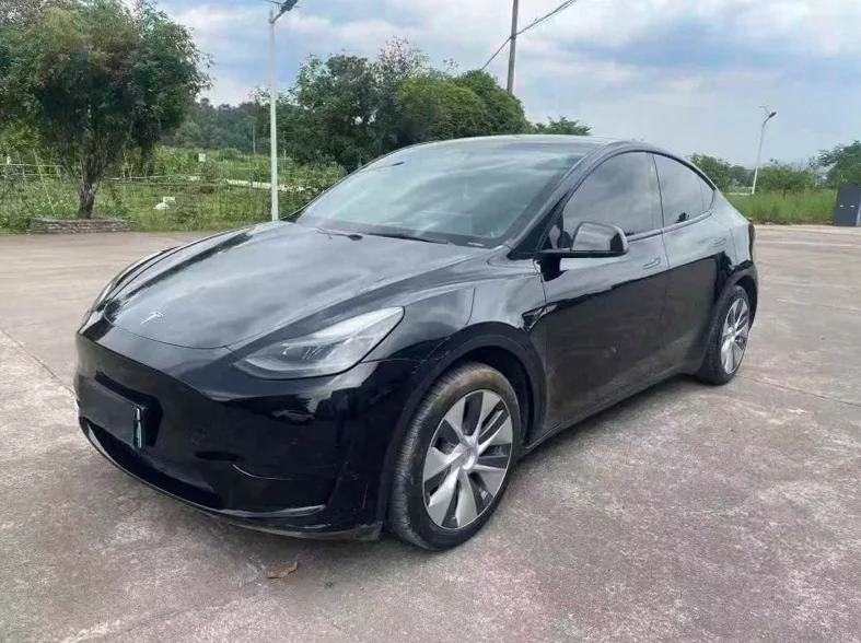 特斯拉MODEL 正面外观二