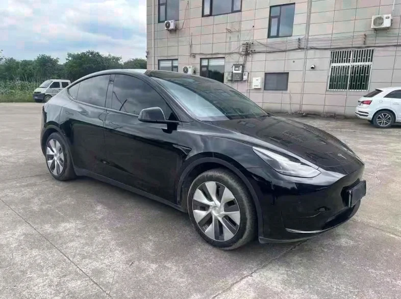 特斯拉MODEL 正面外观三