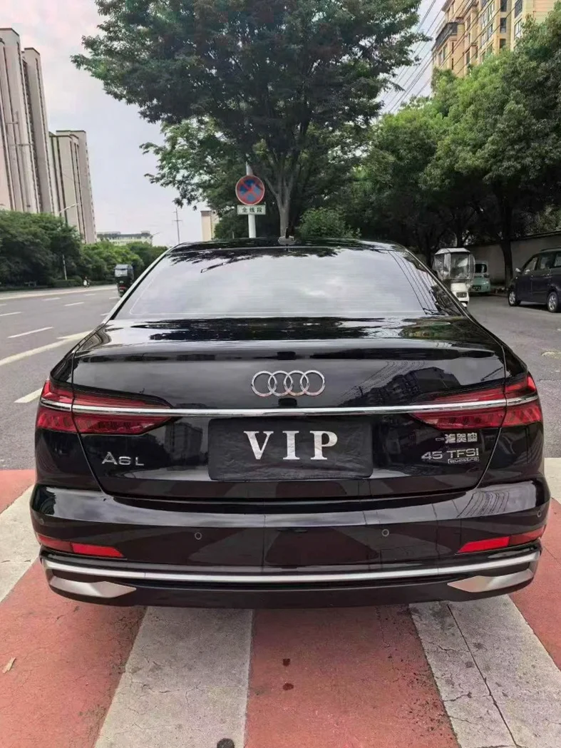 奥迪A6L 驾驶室