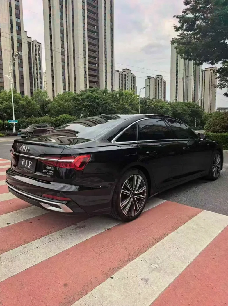 奥迪A6L 内饰前排