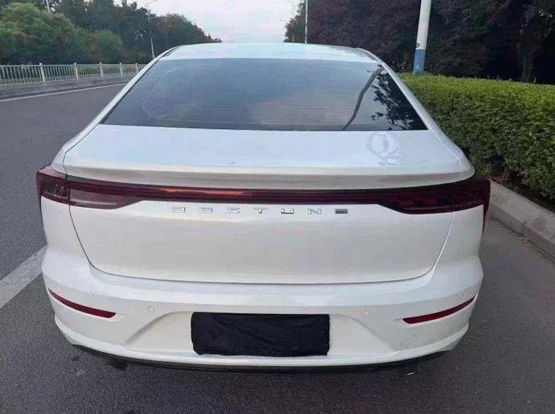 奔腾B70 驾驶室