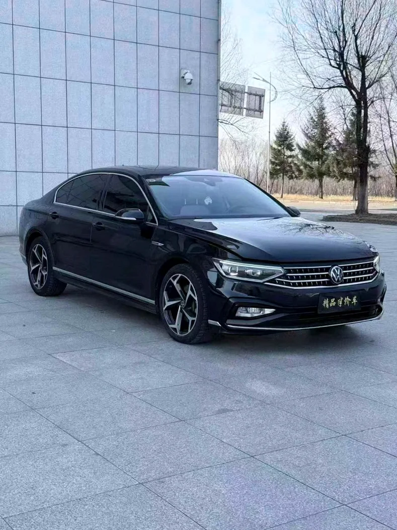 大众迈腾 正面外观二