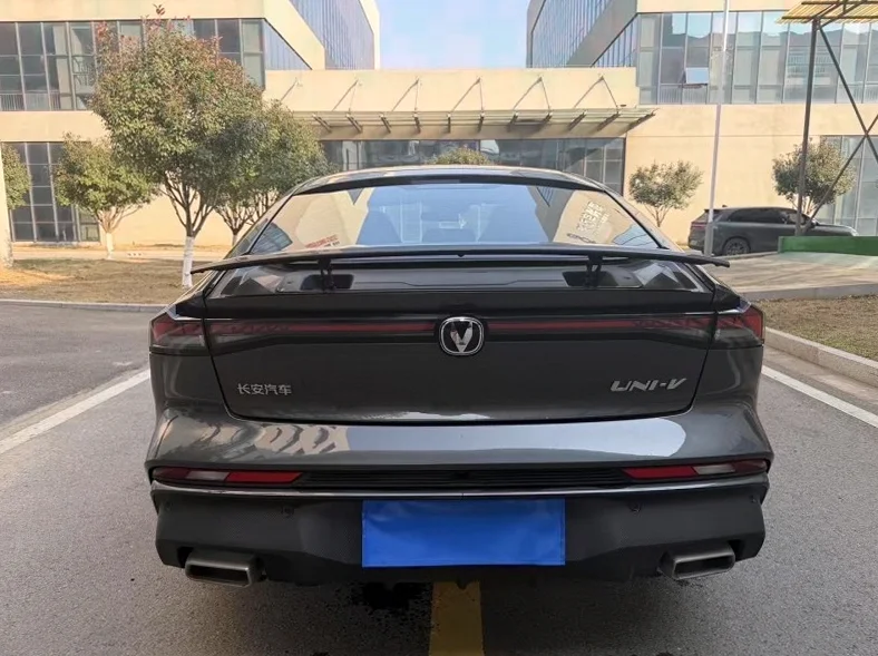 长安汽车UNI 驾驶室