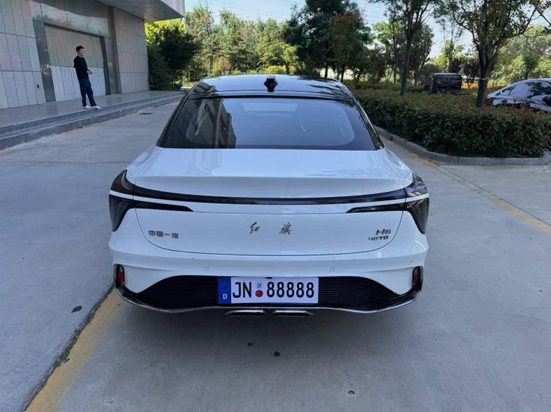 红旗H6 驾驶室