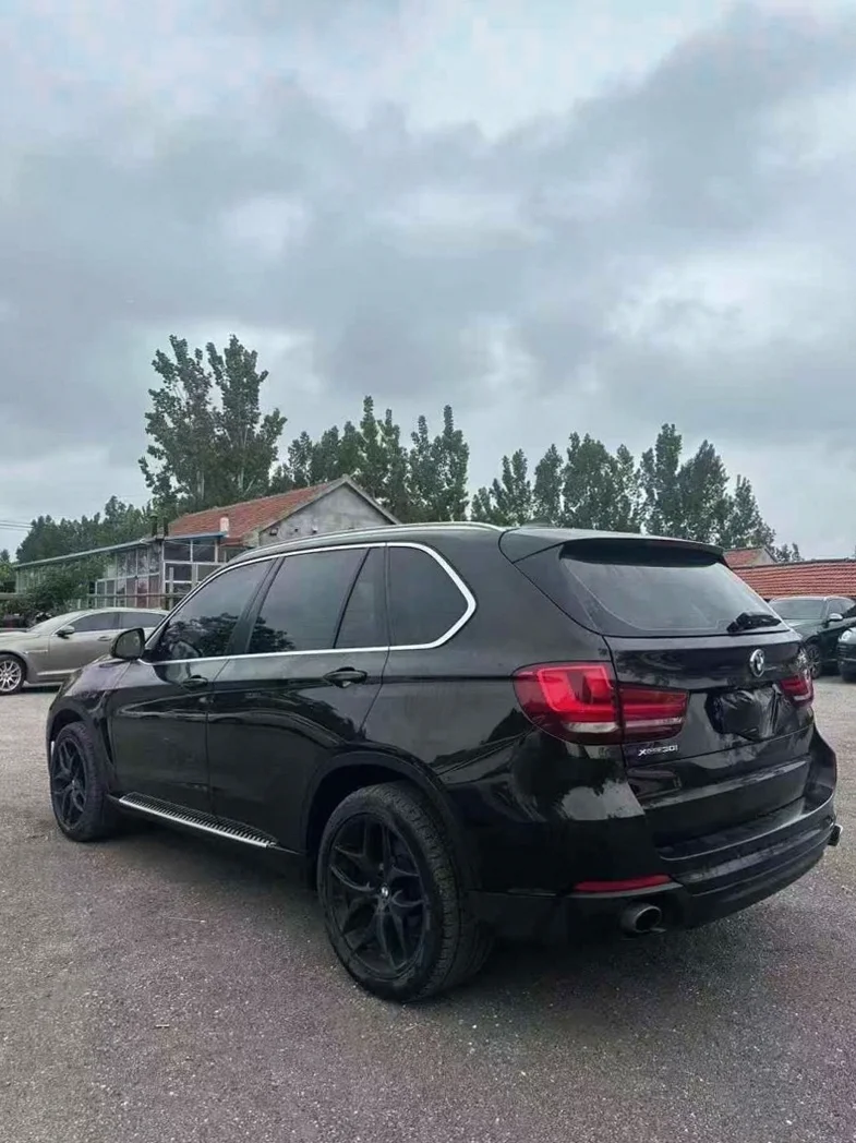 宝马X5 后面外观三
